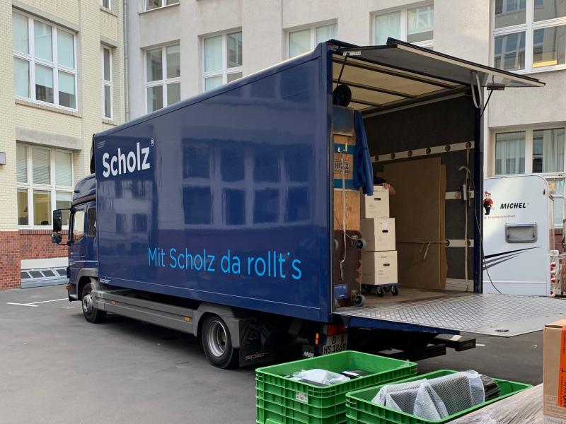 Scholz LKW Suhrkamp Verlag